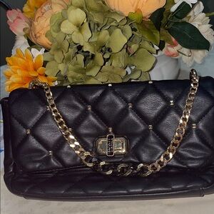 Chic Black Quilted Badgley Mischka Shoulder Bag with Gold Accents
